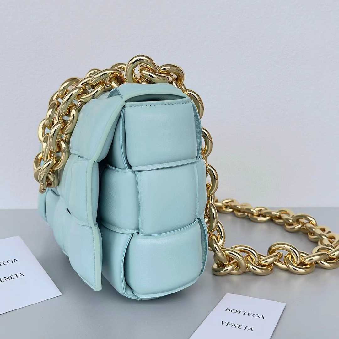 Bottega Veneta Chain Cassette Two-way Bag(26-18-8cm) - DopestKickz