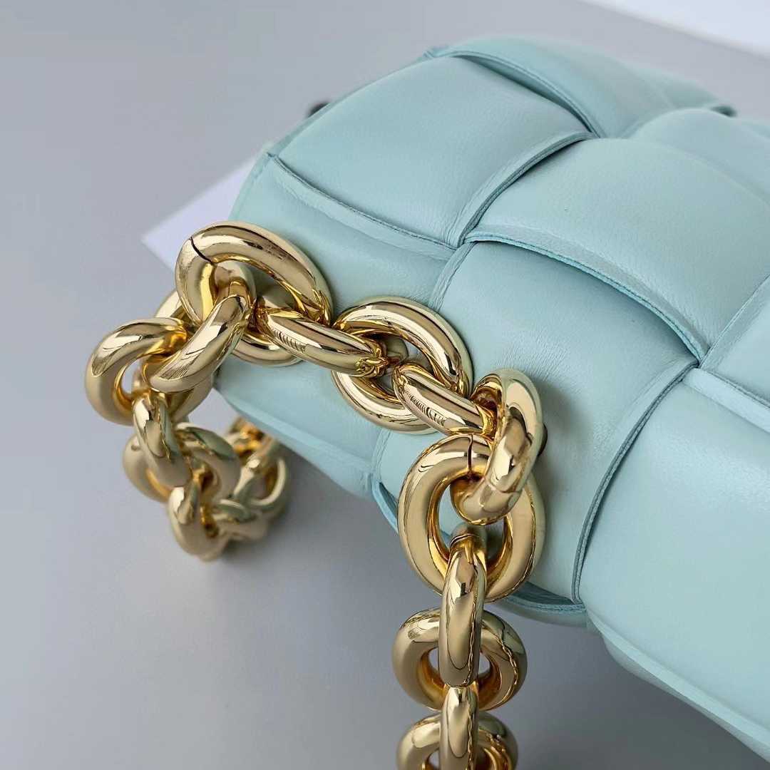 Bottega Veneta Chain Cassette Two-way Bag(26-18-8cm) - DopestKickz