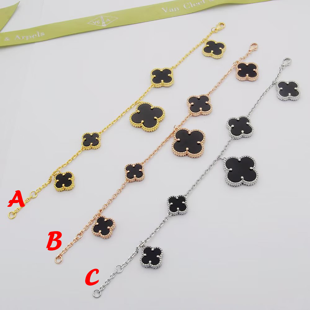 Van Cleef & Arpels Bracelet - DopestKickz