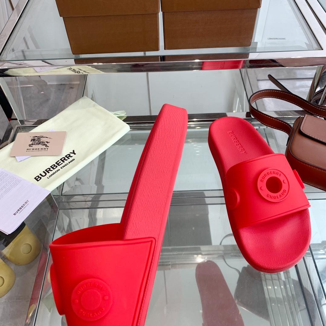Burberry Eyelet Rubber Slide - DopestKickz