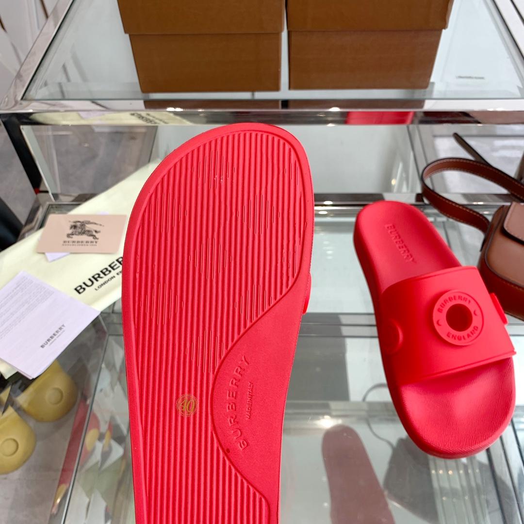 Burberry Eyelet Rubber Slide - DopestKickz