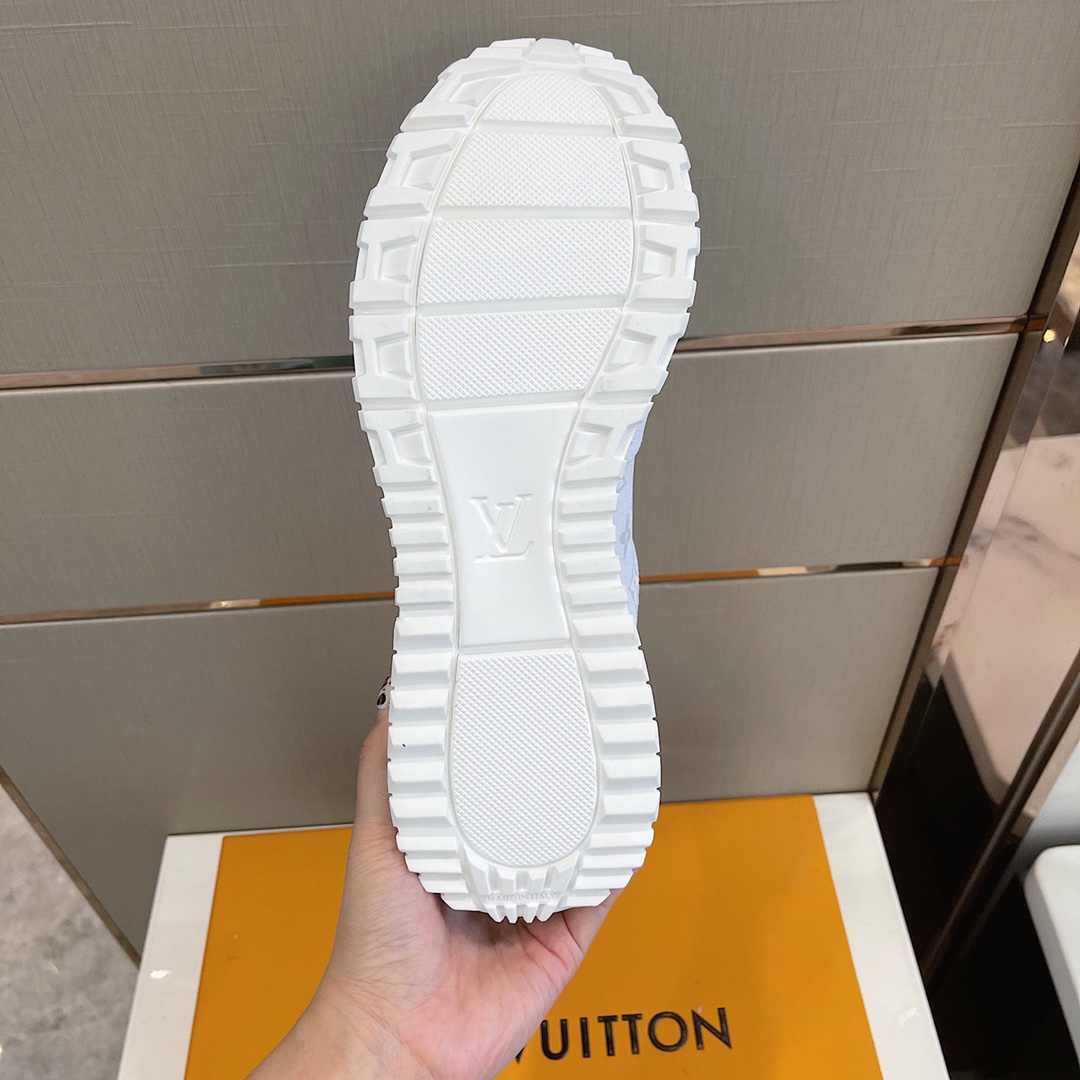 Louis Vuitton Run Away Sneaker 1A8UZU   (upon uk size)   - DopestKickz