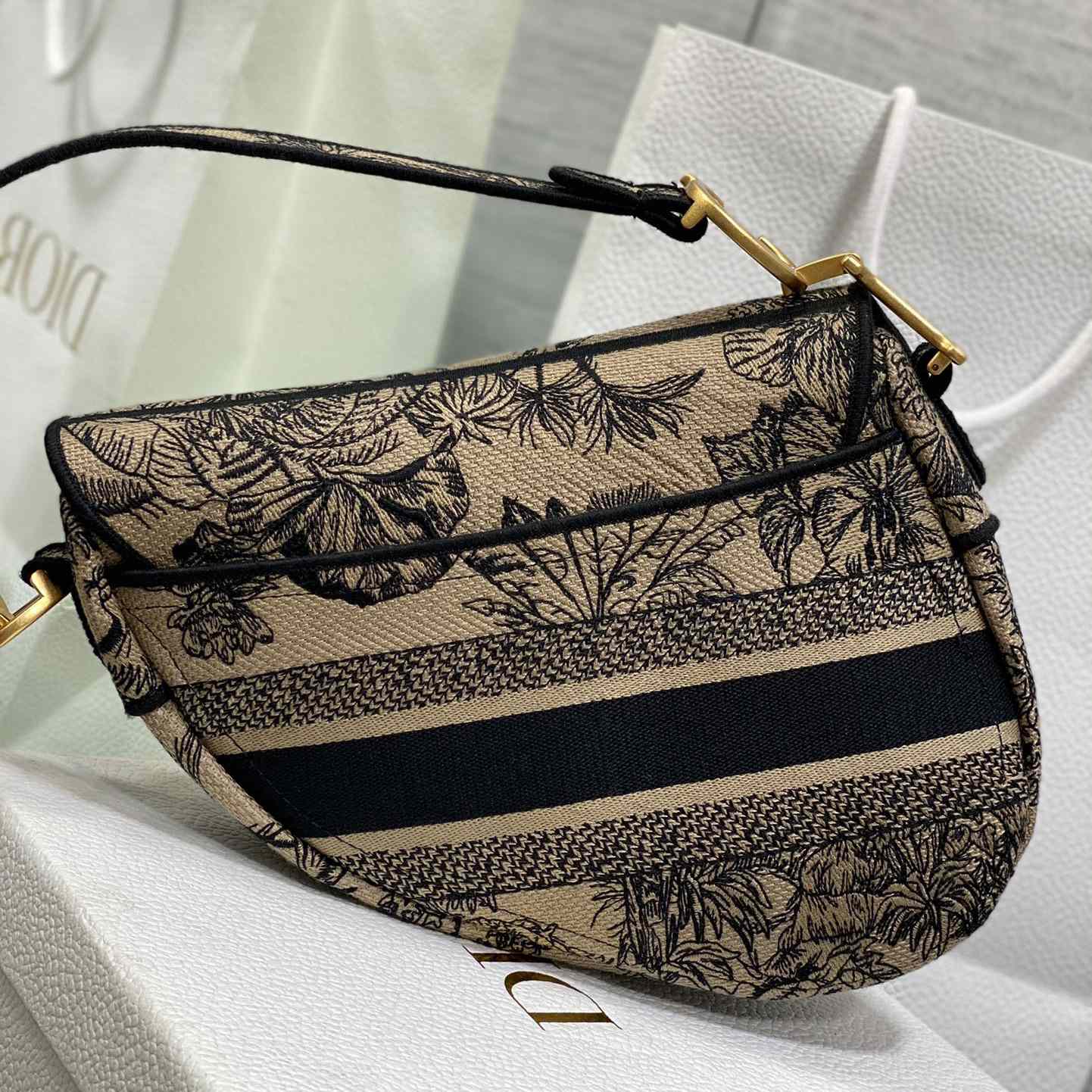 Dior Saddle Bag  - DopestKickz
