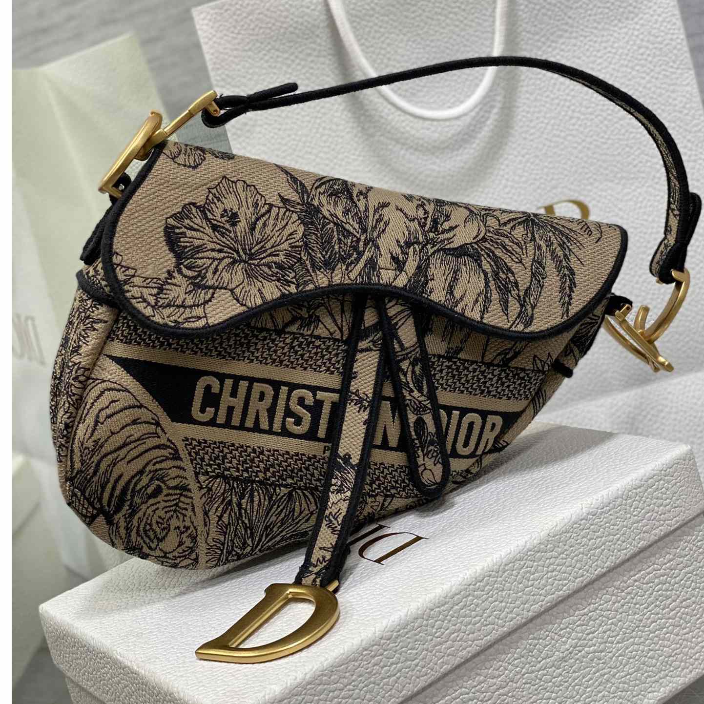Dior Saddle Bag  - DopestKickz
