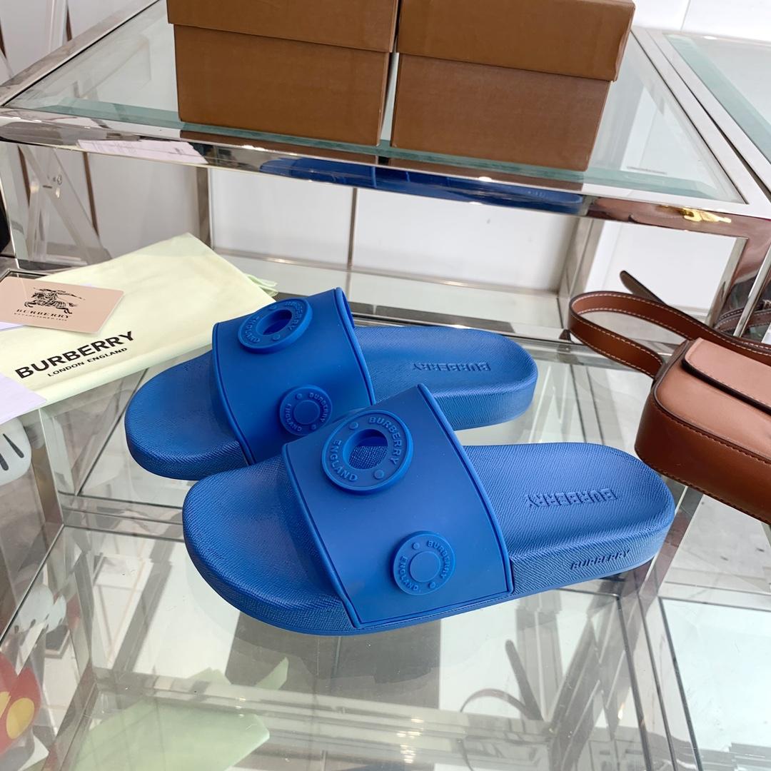 Burberry Eyelet Rubber Slide - DopestKickz