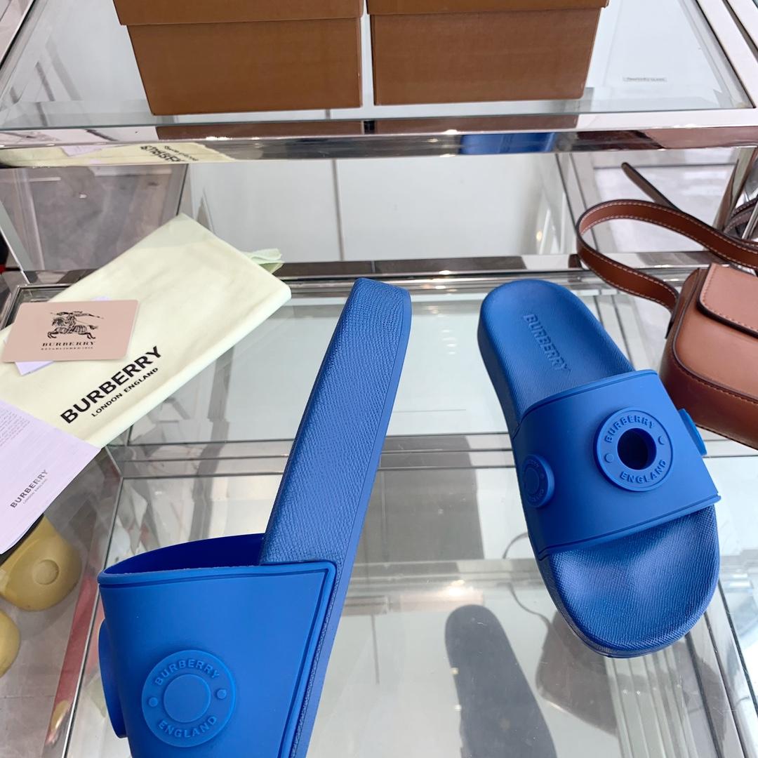 Burberry Eyelet Rubber Slide - DopestKickz