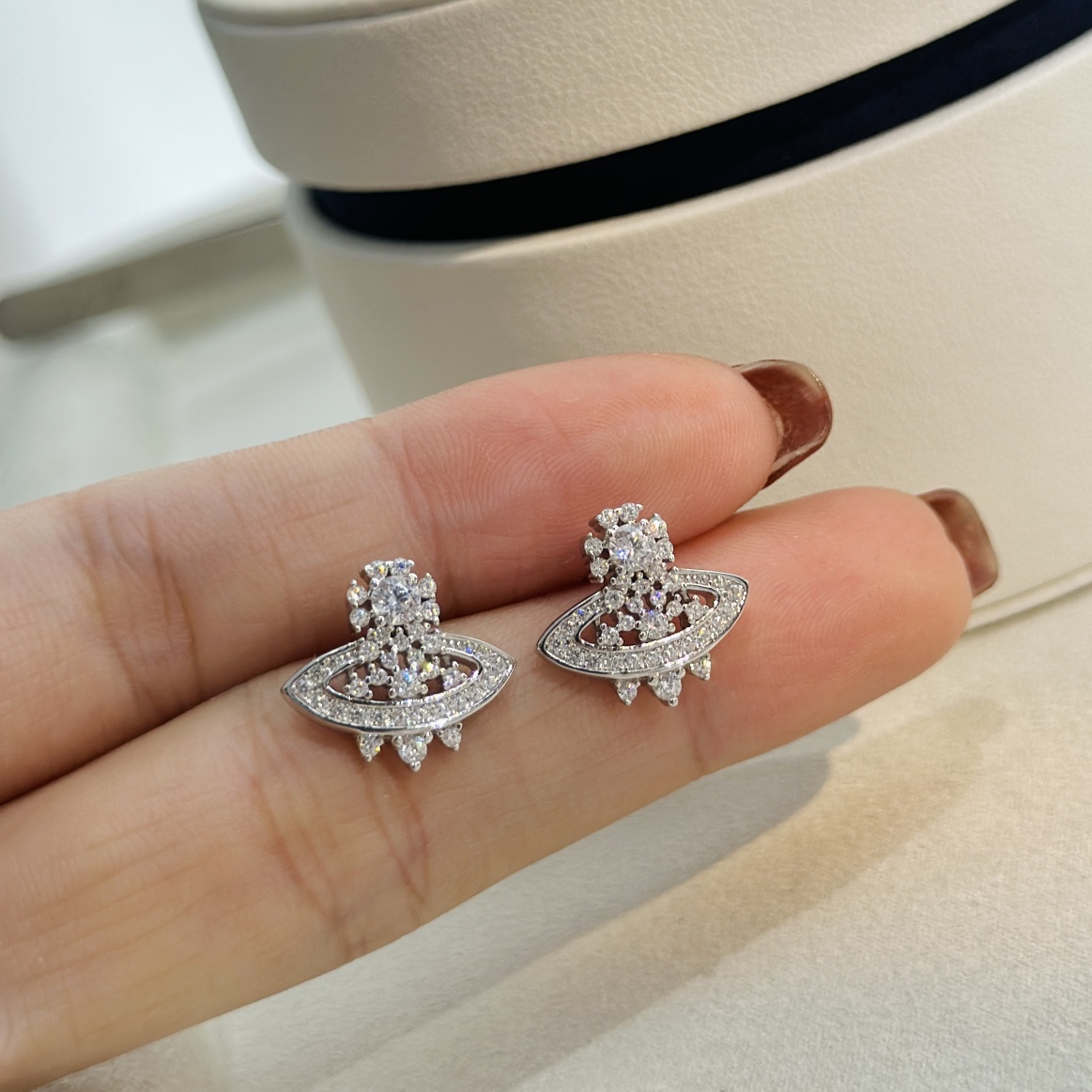 Vivienne Westwood  'Grace' Earrings - DopestKickz