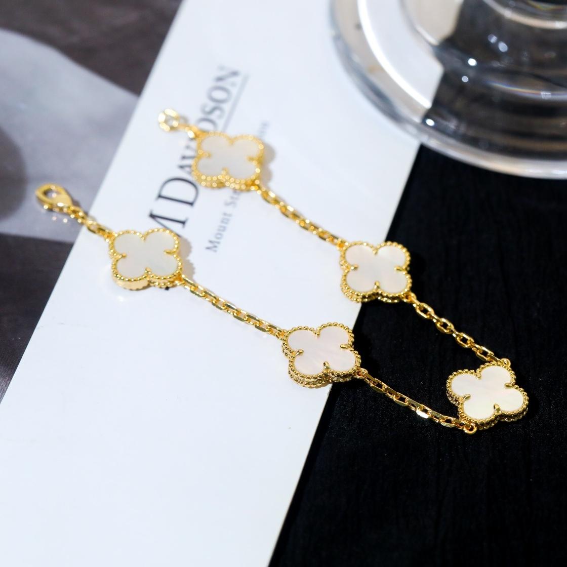Van Cleef & Arpels Bracelet - DopestKickz