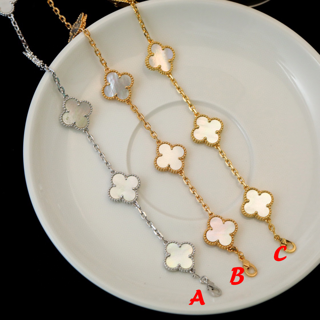 Van Cleef & Arpels Bracelet - DopestKickz