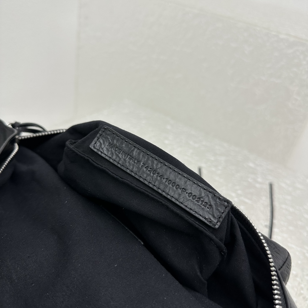 Balenciaga Men's Black Le Cagole Leather Belt Bag  ( 20cm*42cm*18cm) - DopestKickz