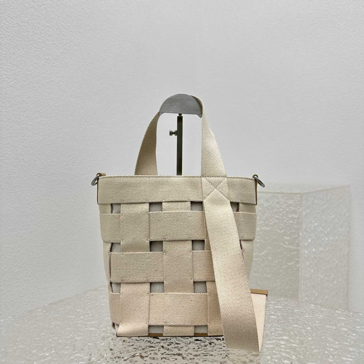 Jacquemus Le seau Gros Grain Utility Bucket Bag (16x14x24cm) - DopestKickz