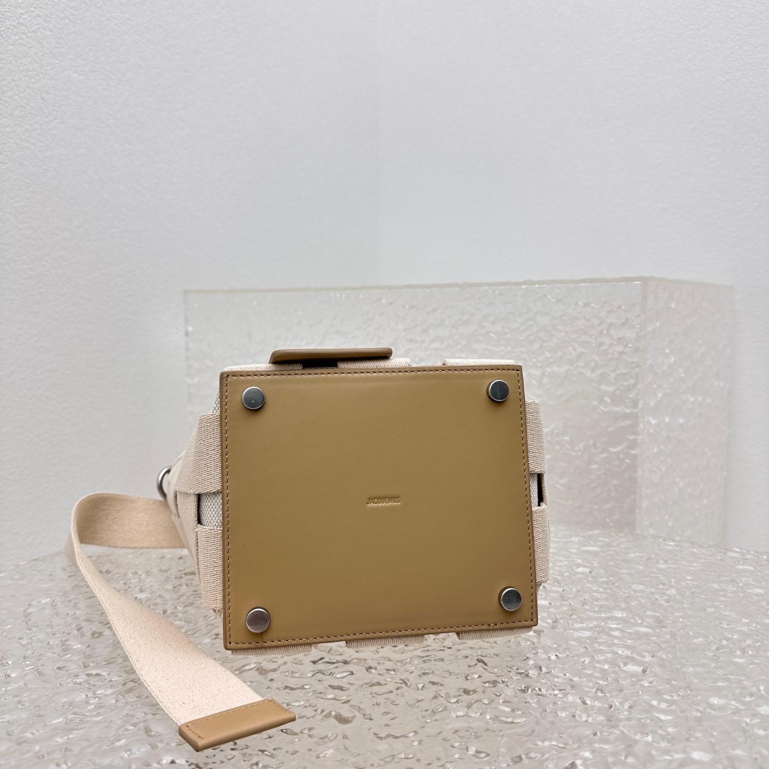 Jacquemus Le seau Gros Grain Utility Bucket Bag (16x14x24cm) - DopestKickz