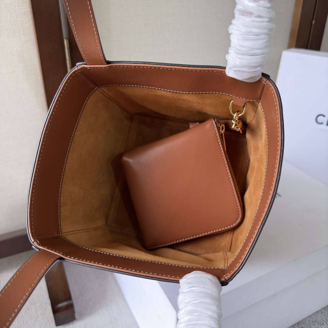 Celine Cube Bag Cuir Triomphe In Shiny Calfskin (15-15-15cm) - DopestKickz