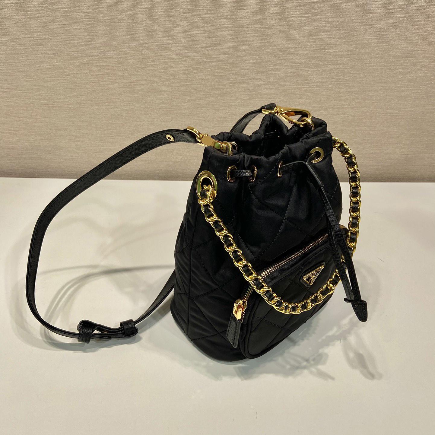 Prada Re-Edition 1995 Chaîne Re-Nylon shoulder bag - DopestKickz