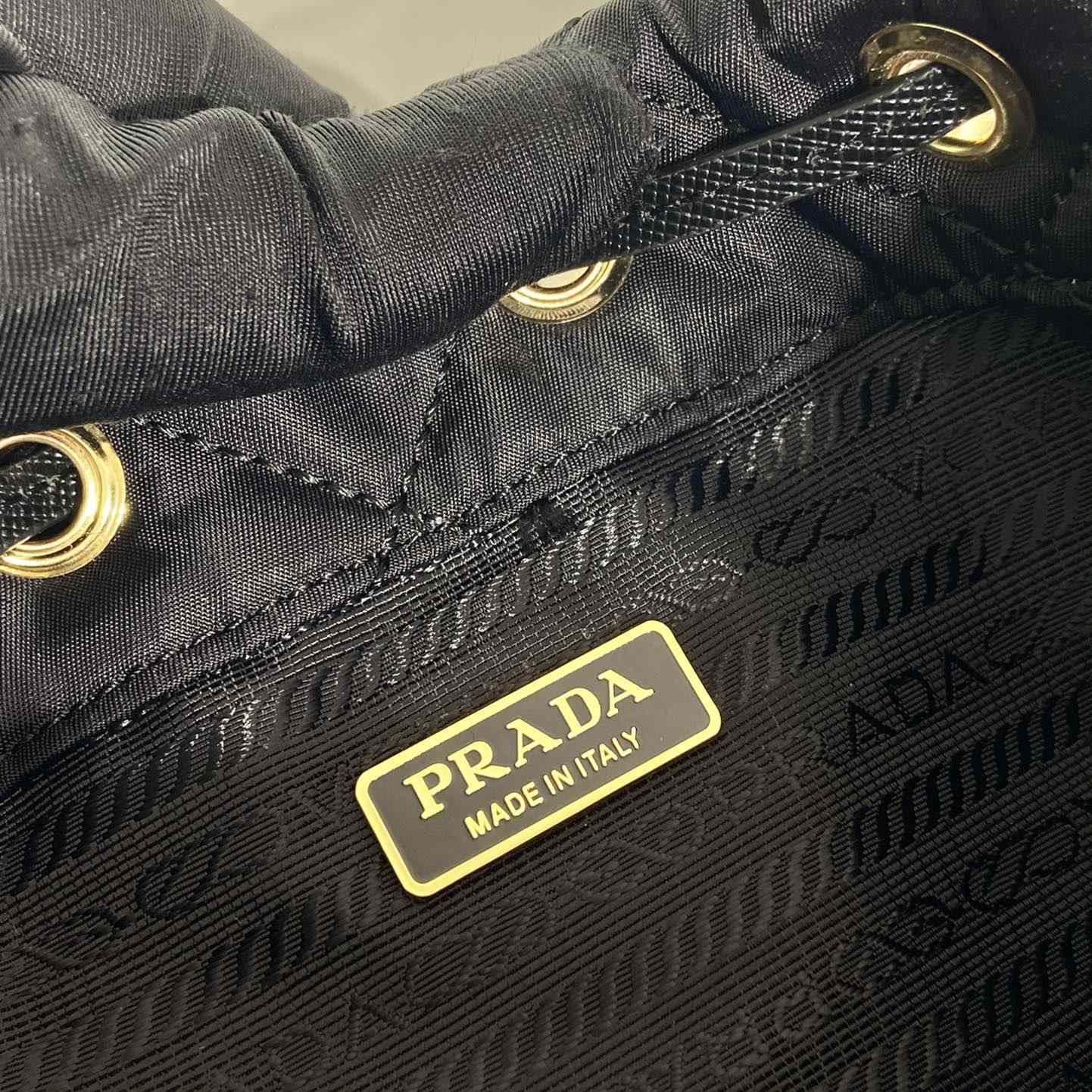 Prada Re-Edition 1995 Chaîne Re-Nylon shoulder bag - DopestKickz