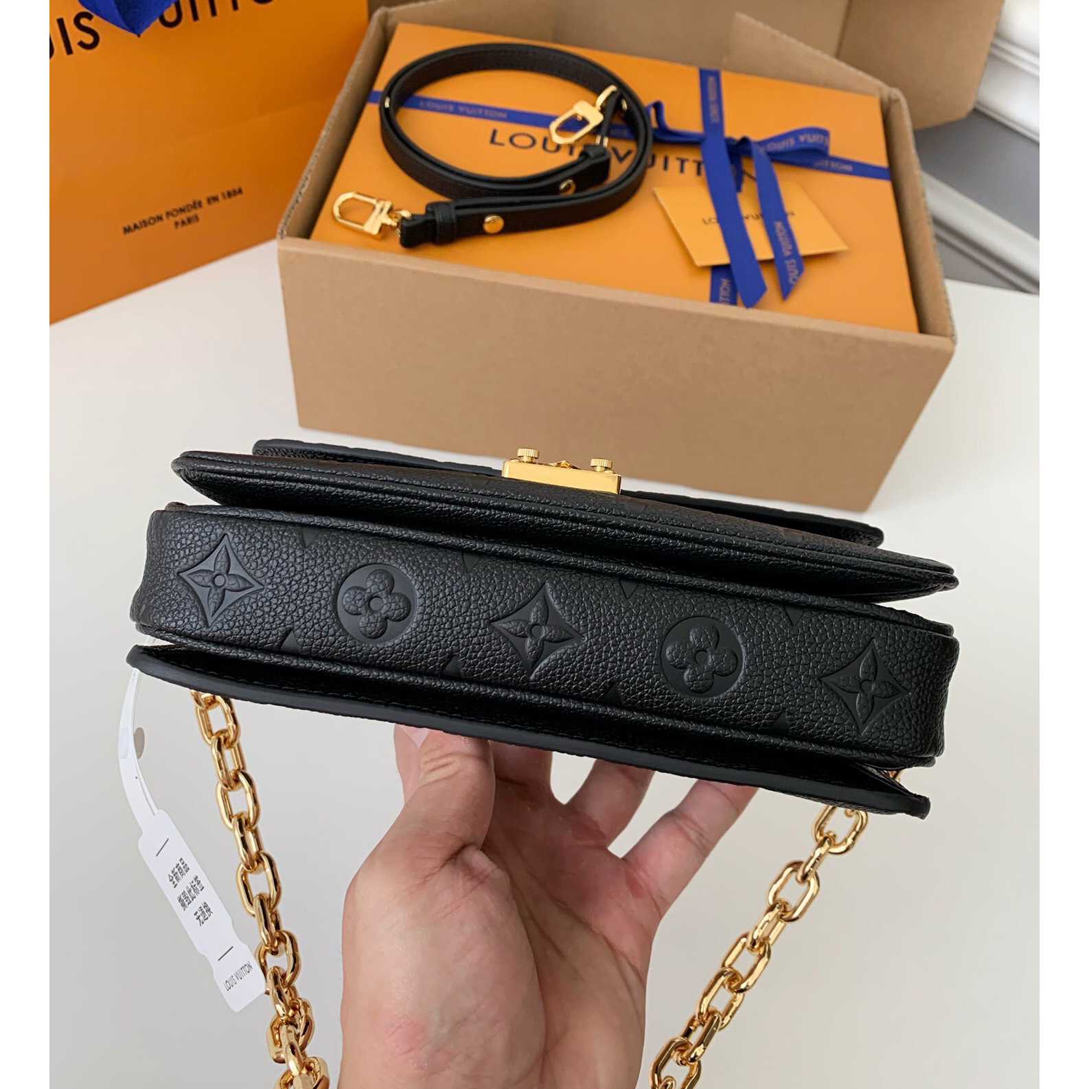 Louis Vuitton  Pochette Metis East West  (21.5 x 13.5 x 6 cm)      M46595 - DopestKickz