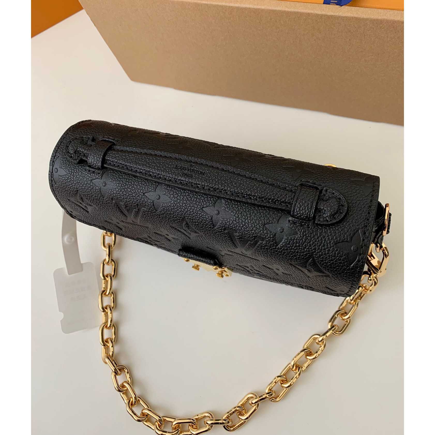 Louis Vuitton  Pochette Metis East West  (21.5 x 13.5 x 6 cm)      M46595 - DopestKickz