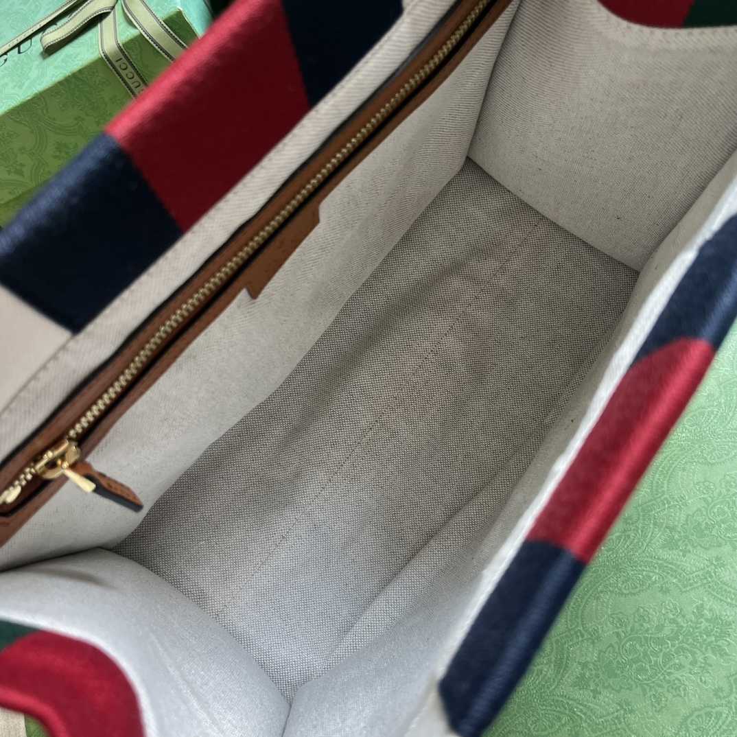 Gucci Small Interlocking G Tote Bag (30x 25x 15cm) - DopestKickz