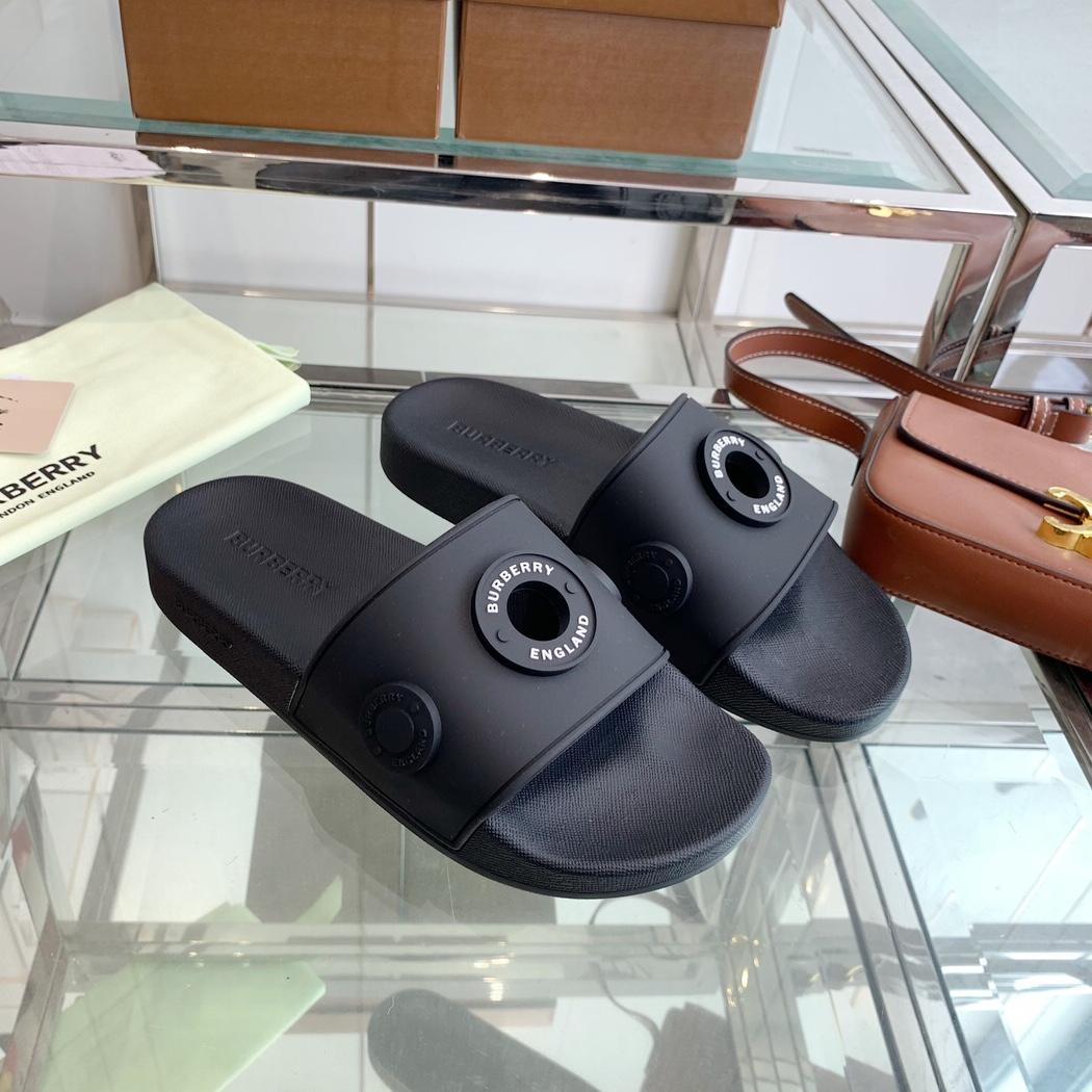 Burberry Eyelet Rubber Slide - DopestKickz