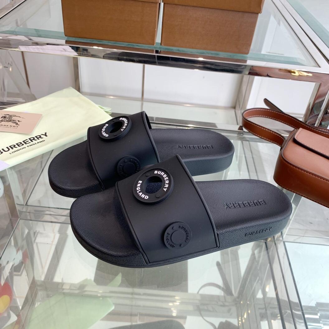 Burberry Eyelet Rubber Slide - DopestKickz