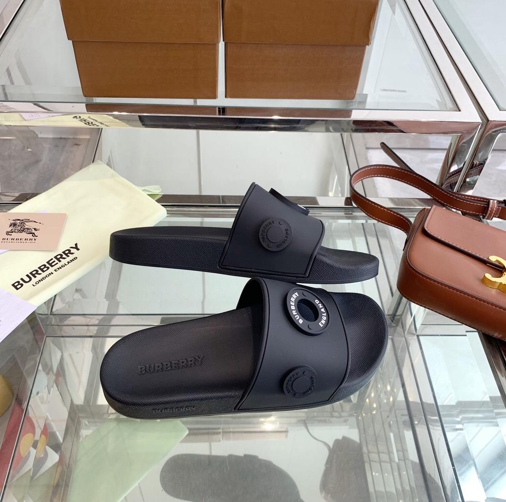 Burberry Eyelet Rubber Slide - DopestKickz