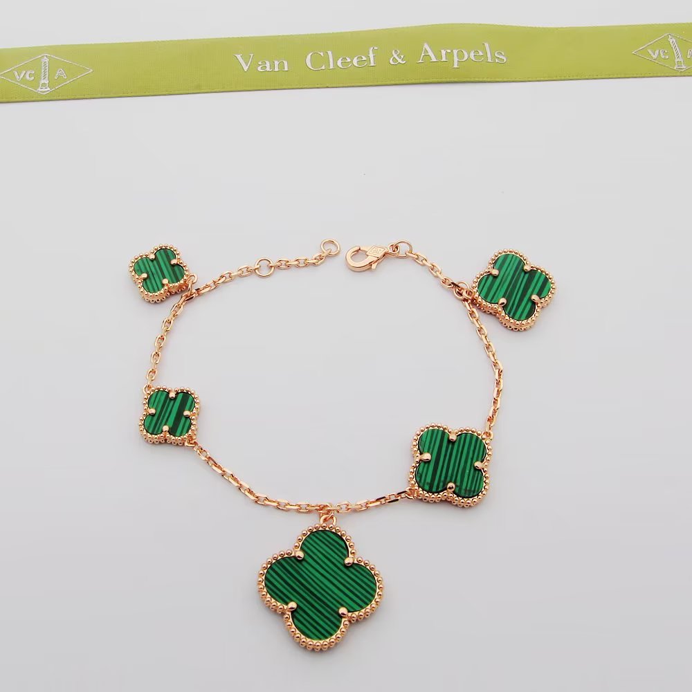 Van Cleef & Arpels Bracelet - DopestKickz