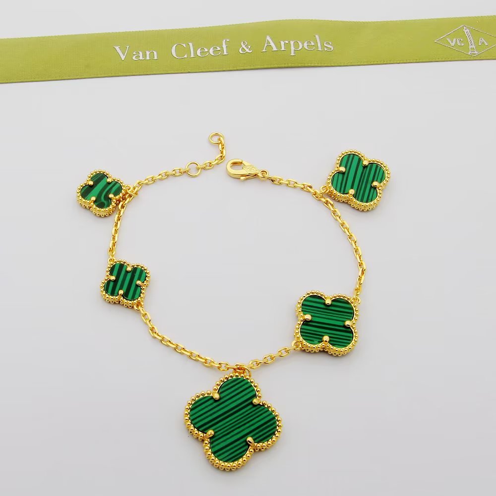 Van Cleef & Arpels Bracelet - DopestKickz