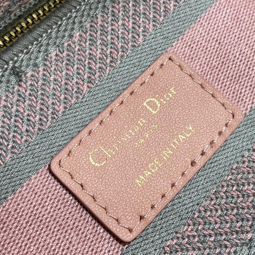 Dior Medium Lady D-lite Bag - DopestKickz