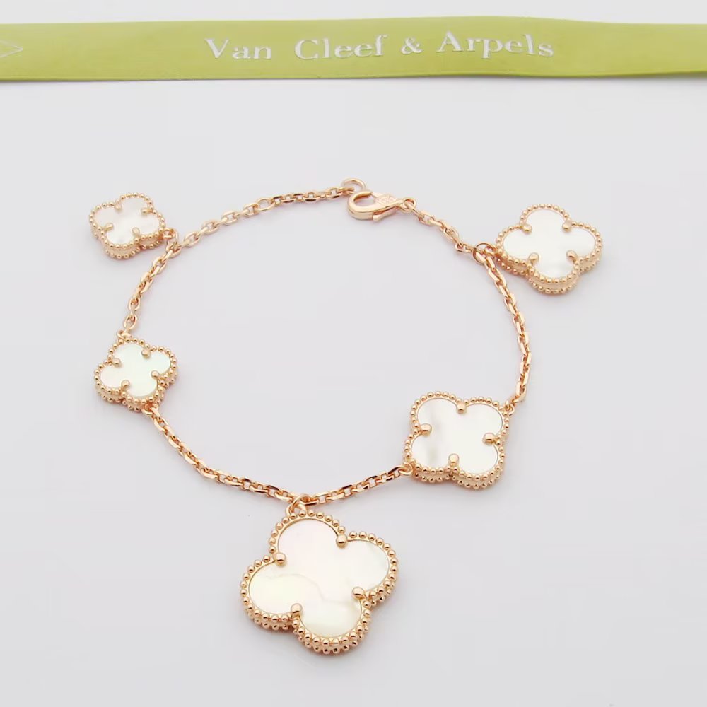 Van Cleef & Arpels Bracelet - DopestKickz
