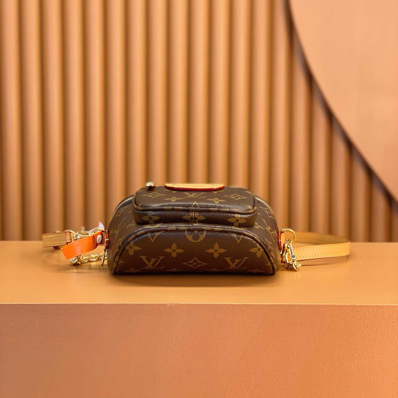 Louis Vuitton Mini Bumbag (17x12x9.5cm)      M82335 - DopestKickz