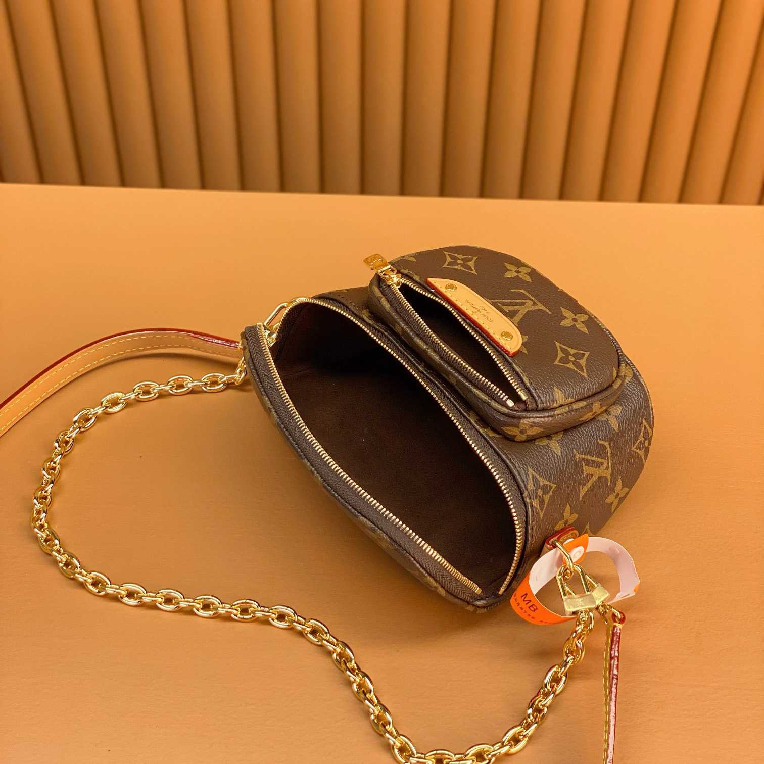 Louis Vuitton Mini Bumbag (17x12x9.5cm)      M82335 - DopestKickz