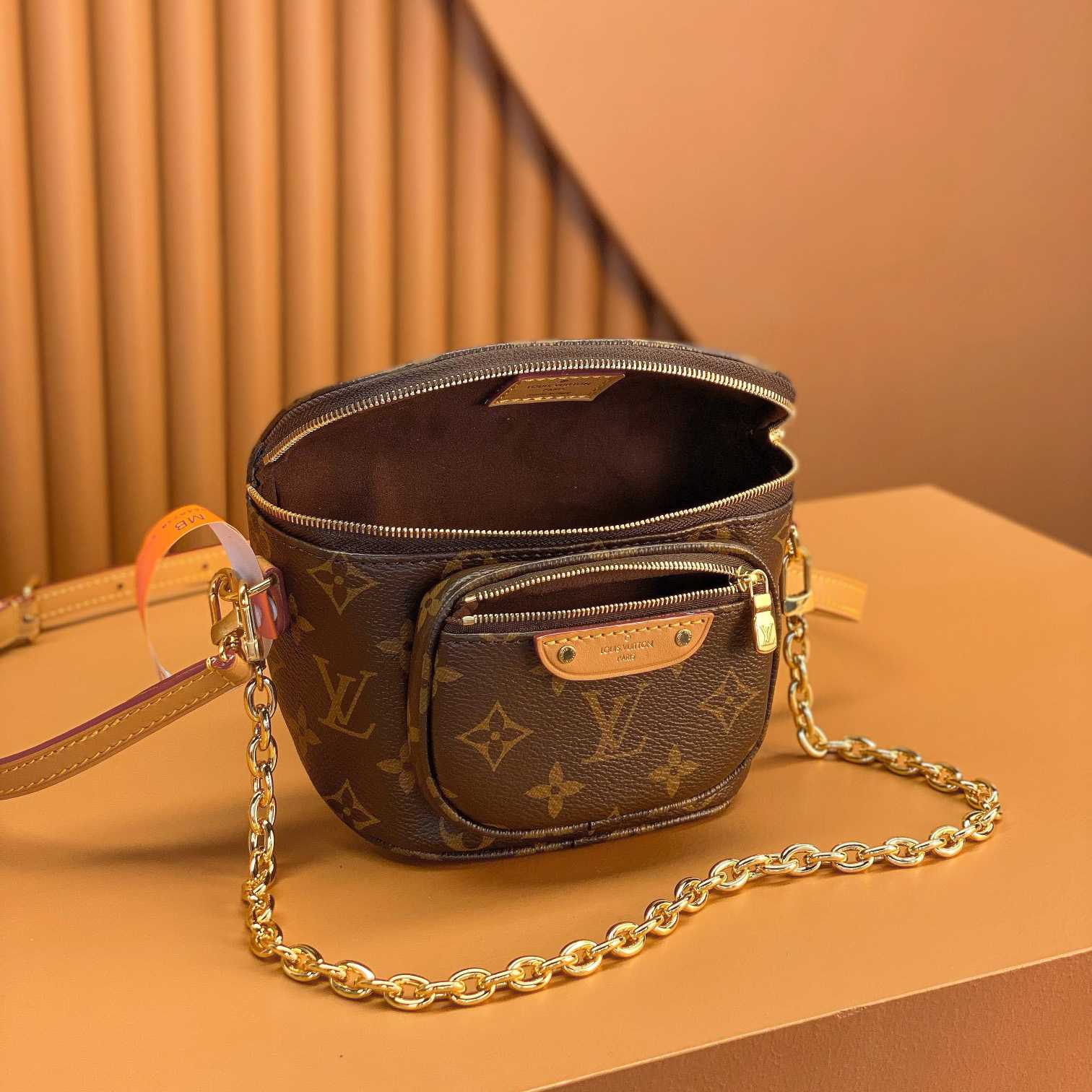 Louis Vuitton Mini Bumbag (17x12x9.5cm)      M82335 - DopestKickz