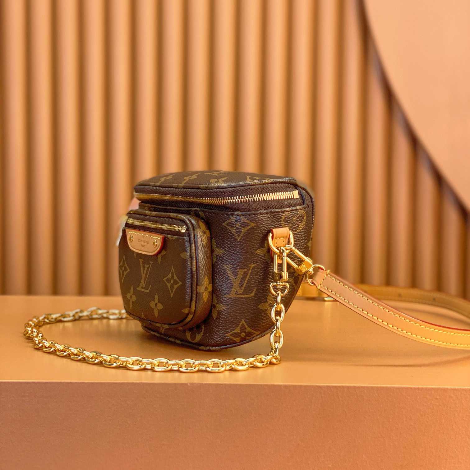 Louis Vuitton Mini Bumbag (17x12x9.5cm)      M82335 - DopestKickz