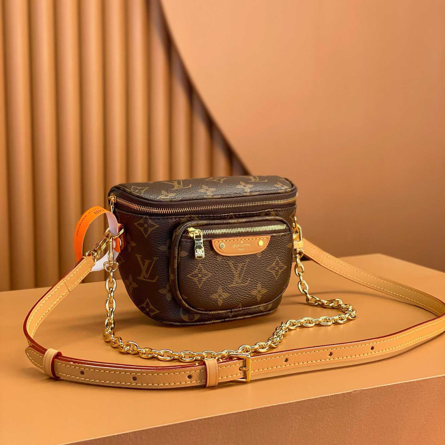 Louis Vuitton Mini Bumbag (17x12x9.5cm)      M82335 - DopestKickz