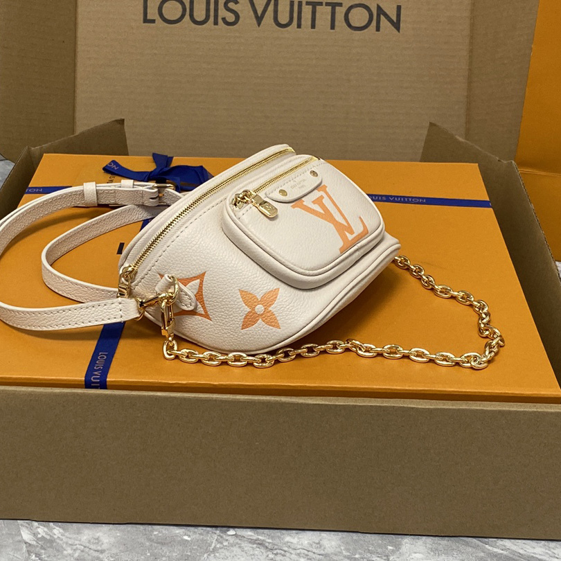 Louis Vuitton Mini Bumbag (17x12x9.5cm)      M82208 - DopestKickz