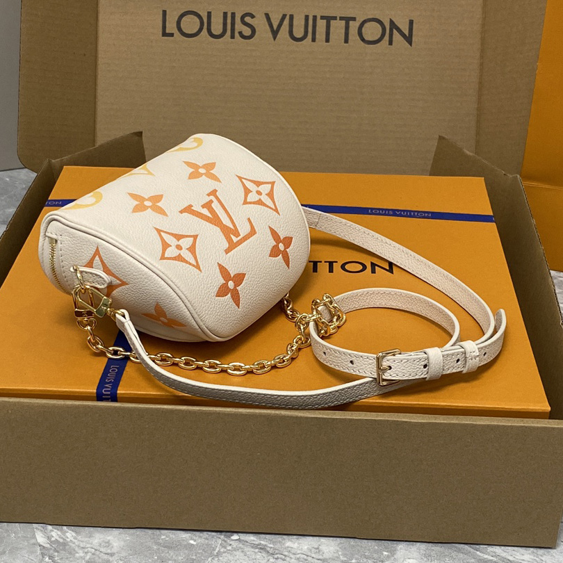 Louis Vuitton Mini Bumbag (17x12x9.5cm)      M82208 - DopestKickz