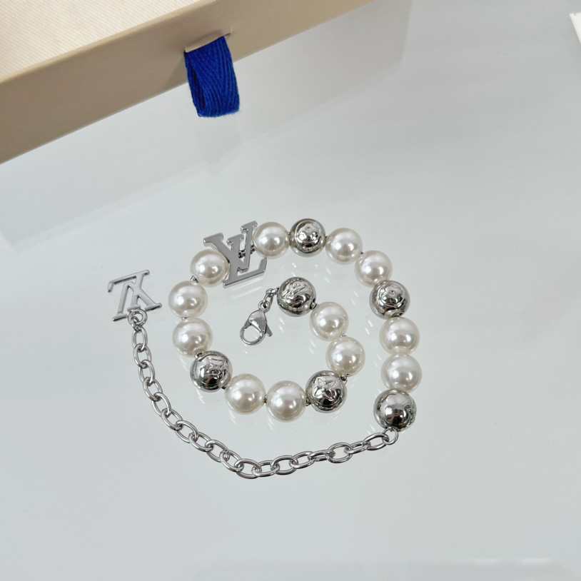 Louis Vuitton Monogram Pearls Bracelet   M0996 - DopestKickz