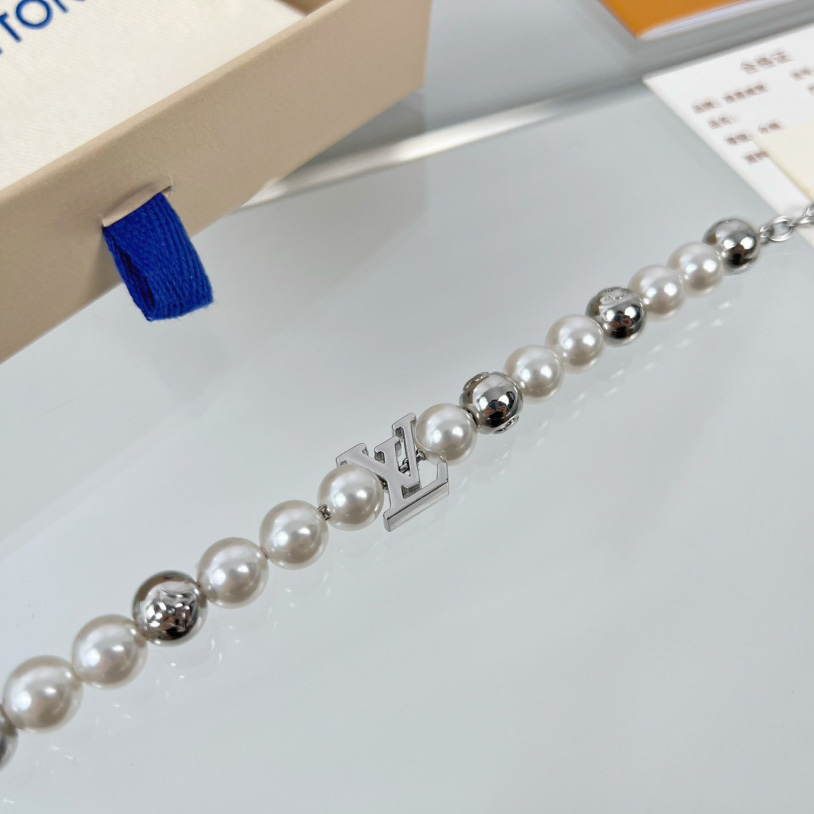Louis Vuitton Monogram Pearls Bracelet   M0996 - DopestKickz