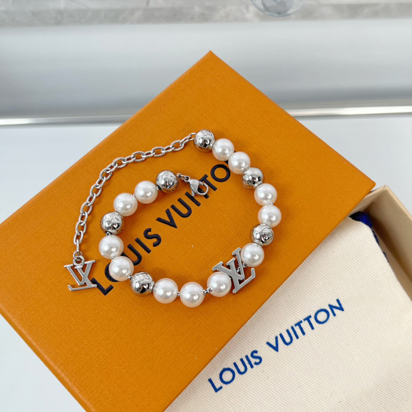 Louis Vuitton Monogram Pearls Bracelet   M0996 - DopestKickz
