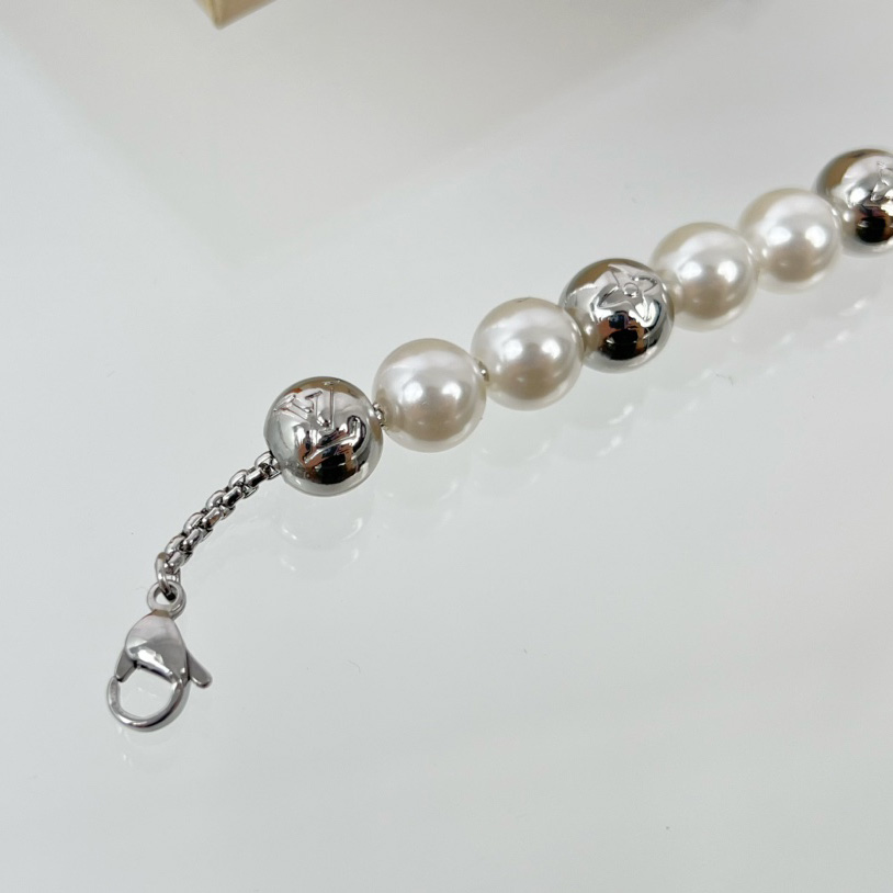 Louis Vuitton Monogram Pearls Bracelet   M0996 - DopestKickz