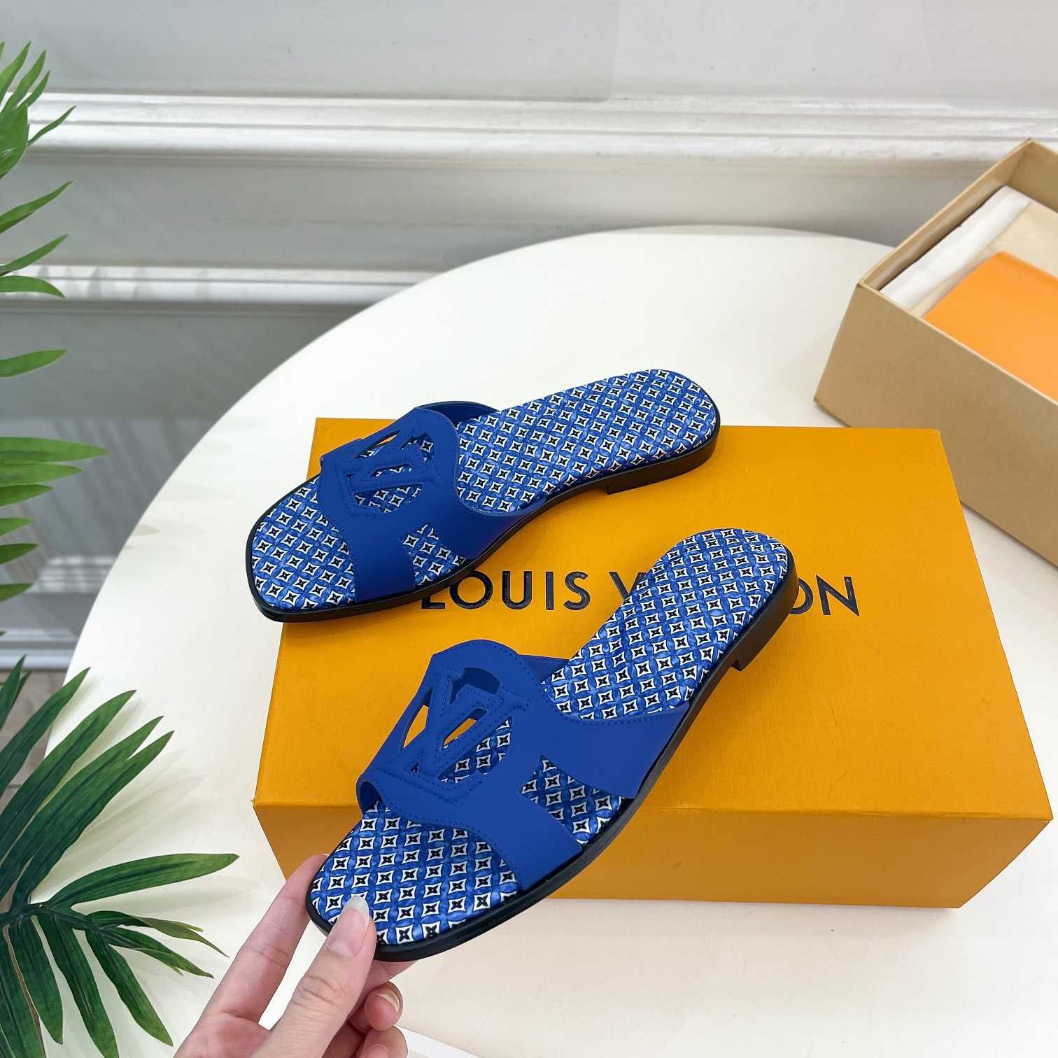 Louis Vuitton LV Isola Flat Mule - DopestKickz