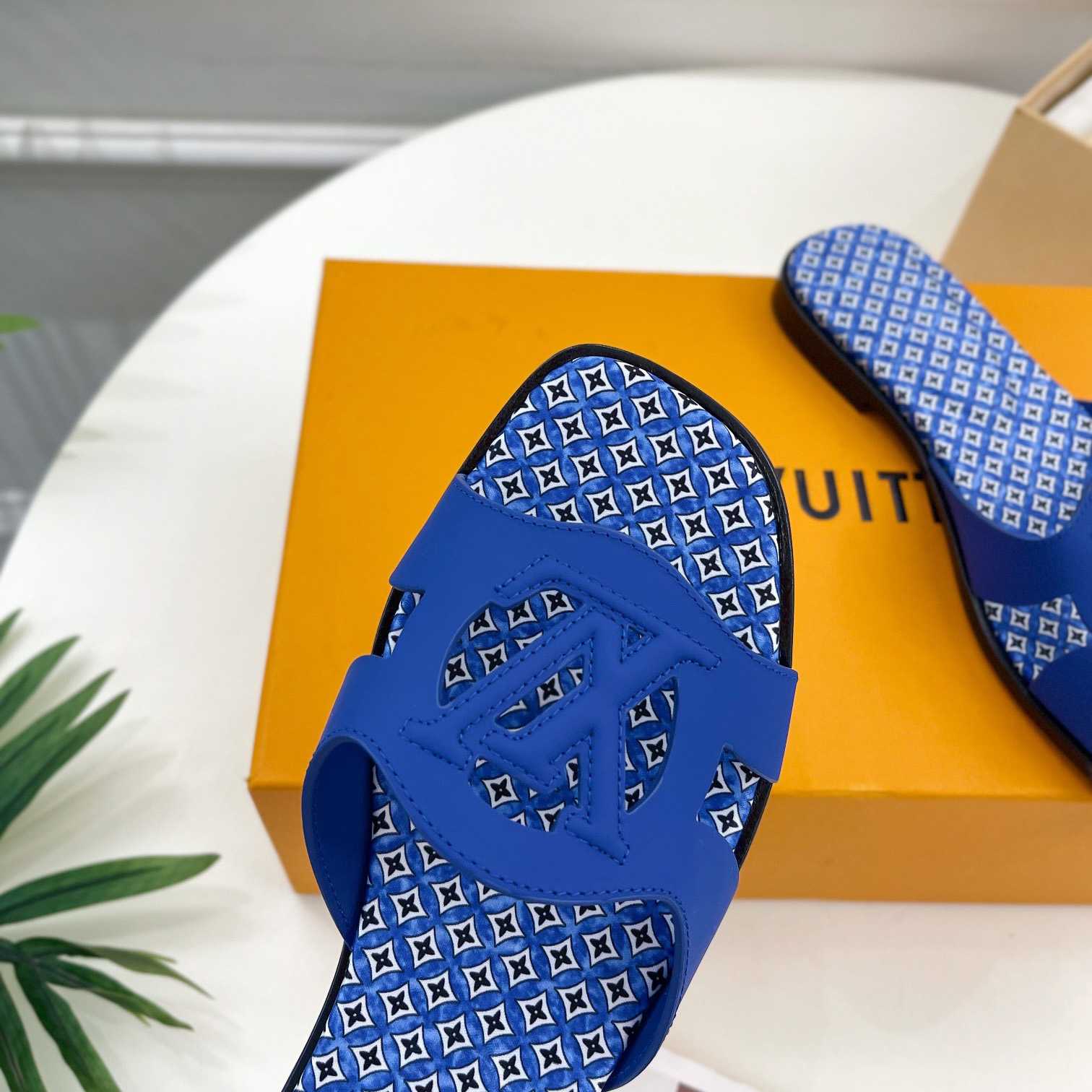 Louis Vuitton LV Isola Flat Mule - DopestKickz
