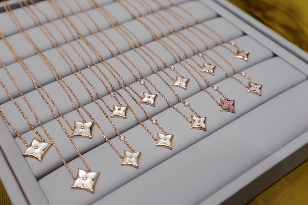 Louis Vuitton Color Blossom Star necklace, Pink Gold And White Mother-of-pearl   - DopestKickz