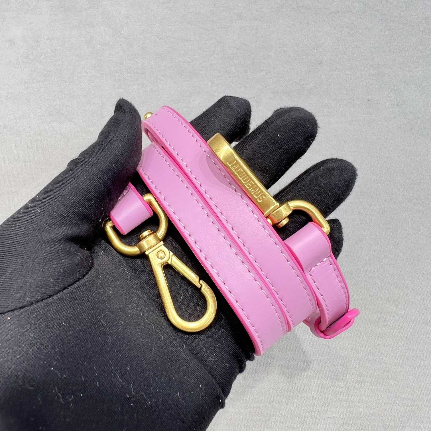 Jacquemus Le Chiquito Bag  (18x15.5x8cm) - DopestKickz