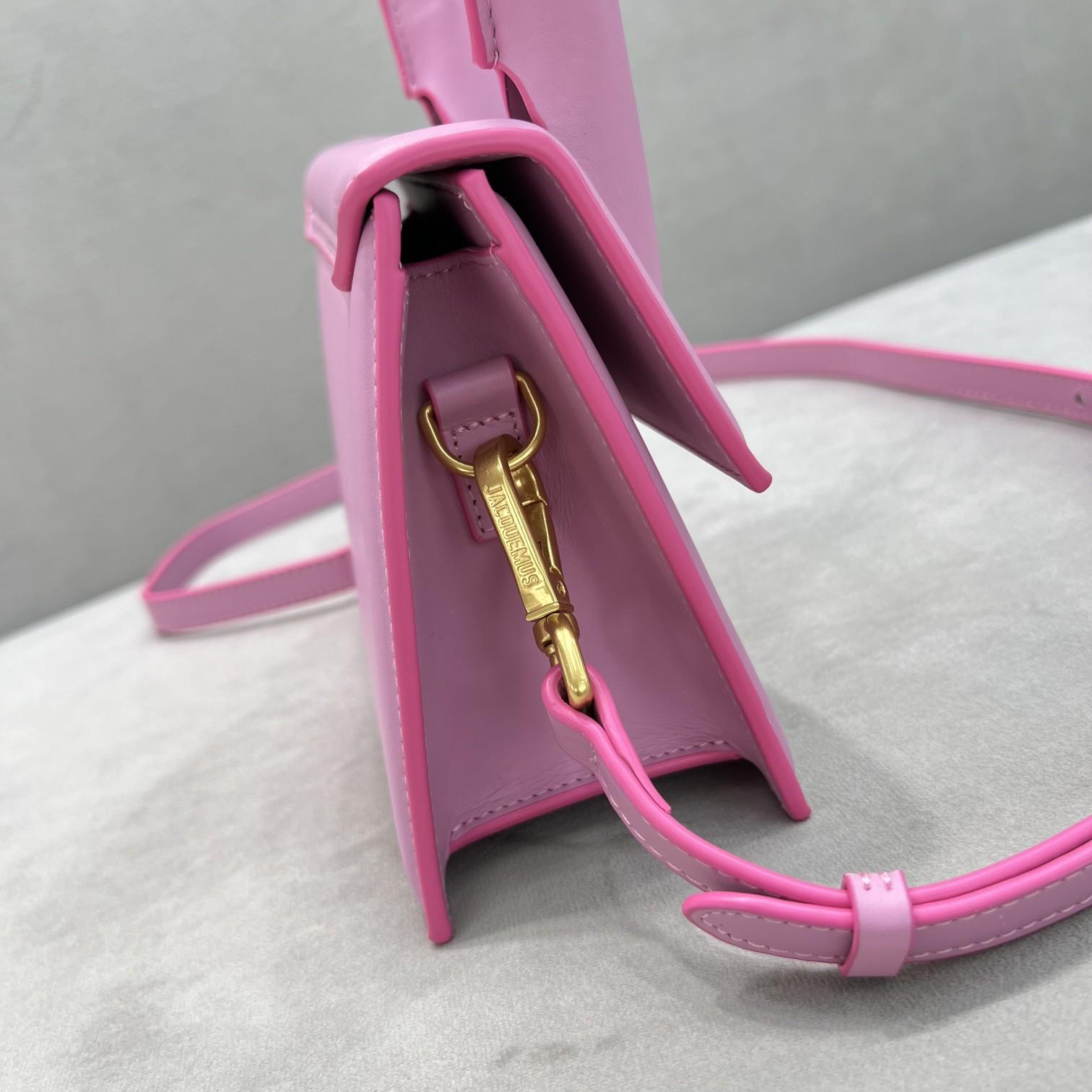 Jacquemus Le Chiquito Bag  (18x15.5x8cm) - DopestKickz