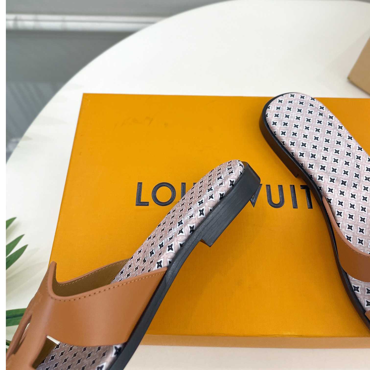 Louis Vuitton LV Isola Flat Mule - DopestKickz