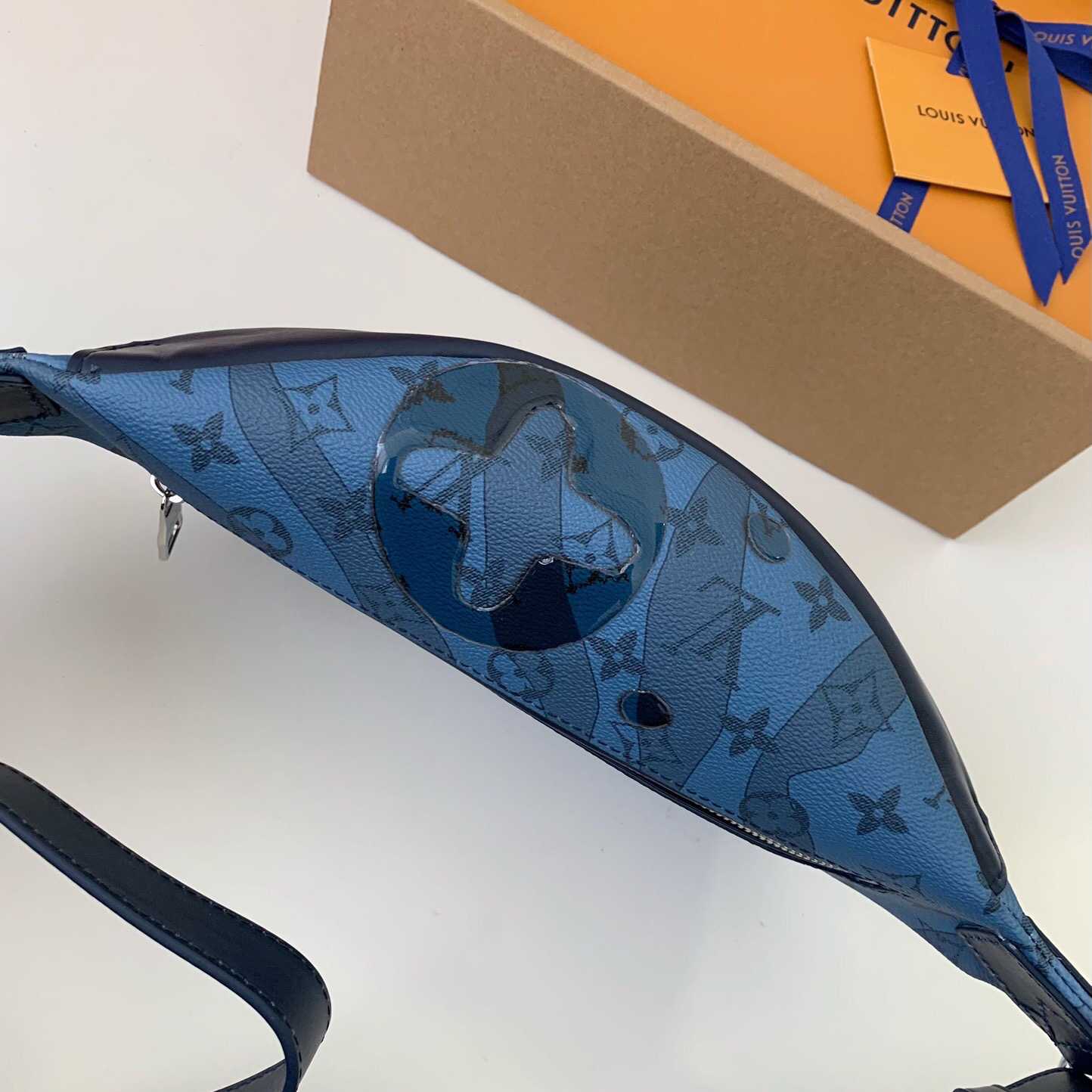 Louis Vuitton Discovery Bumbag  (44*15*9cm)   M22576 - DopestKickz