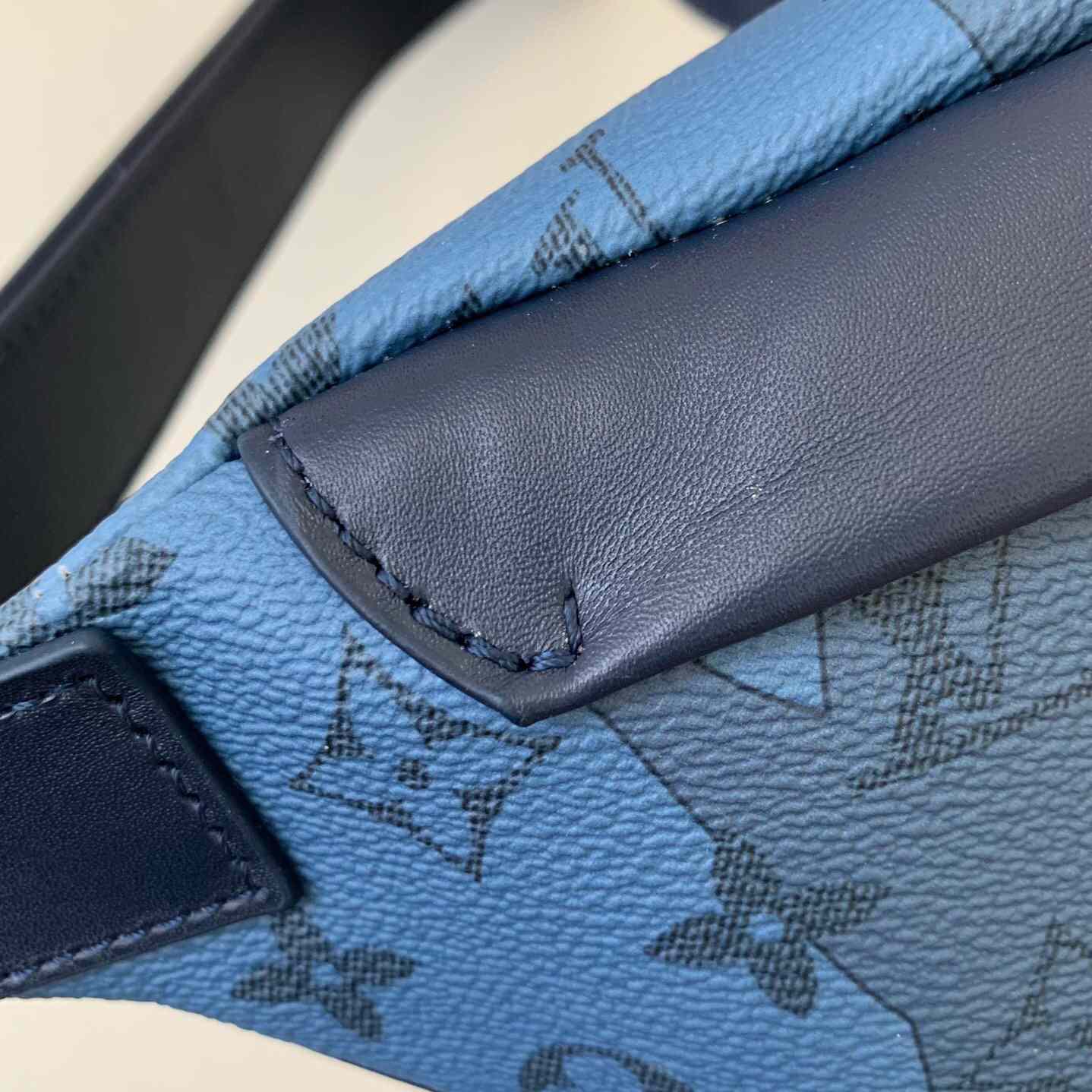 Louis Vuitton Discovery Bumbag  (44*15*9cm)   M22576 - DopestKickz