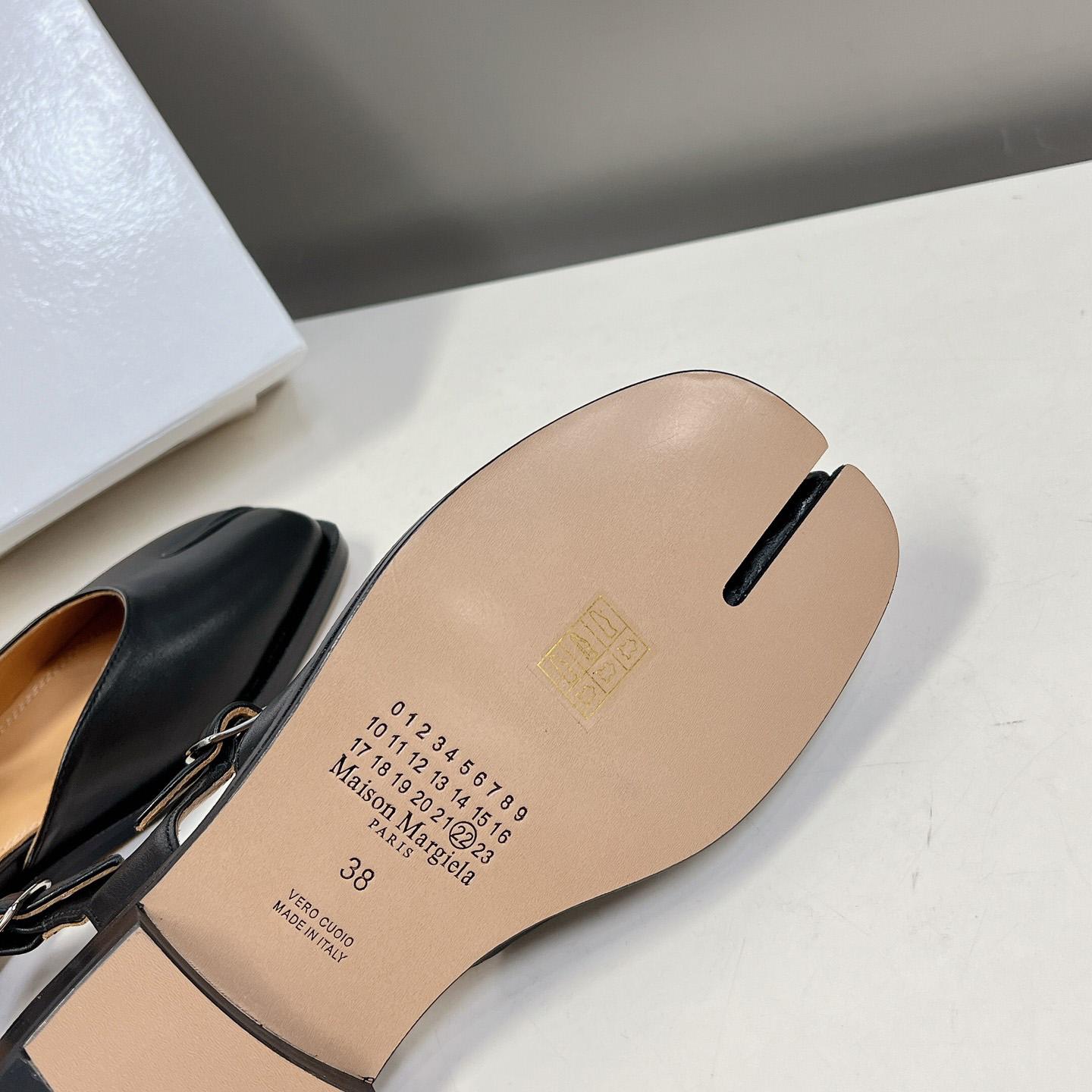 Maison Margiela Tabi Sandals - DopestKickz