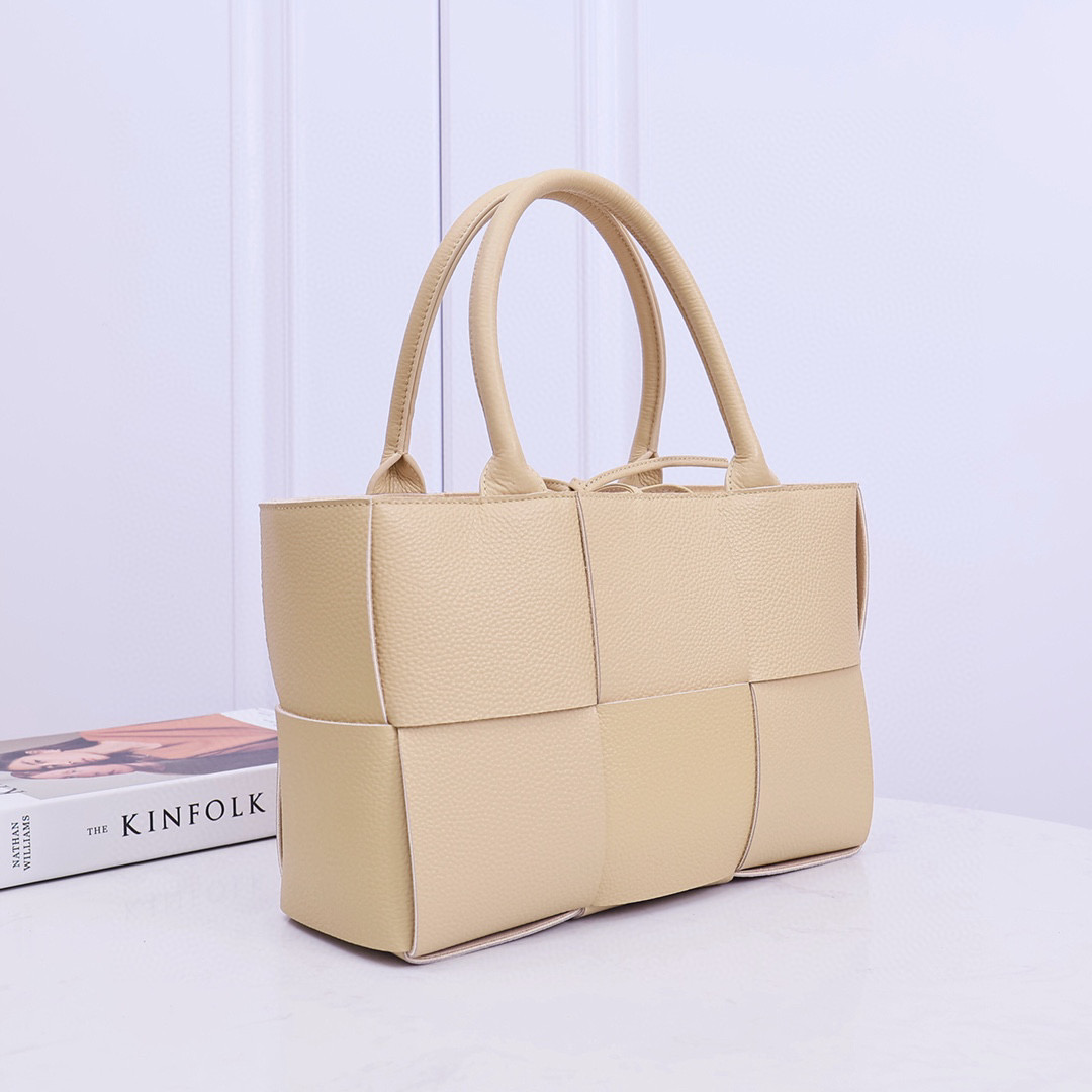 Bottega Veneta Small Arco Tote Bag  - DopestKickz